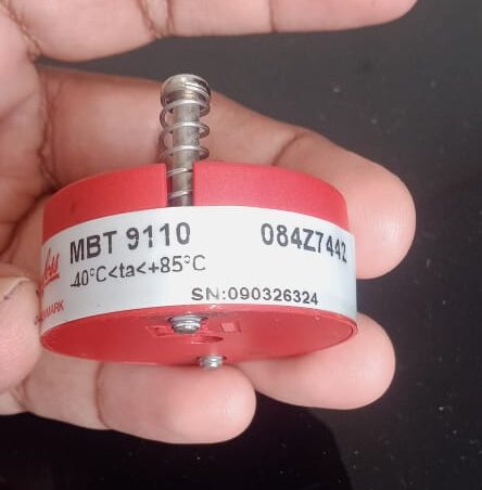 WhatsApp Image 2025-10-27 at 2.05.21 PM Danfoss MBT 9110 temperature sensor